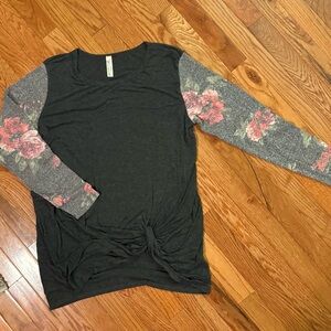 Floral Sleeve Knot Front Top
